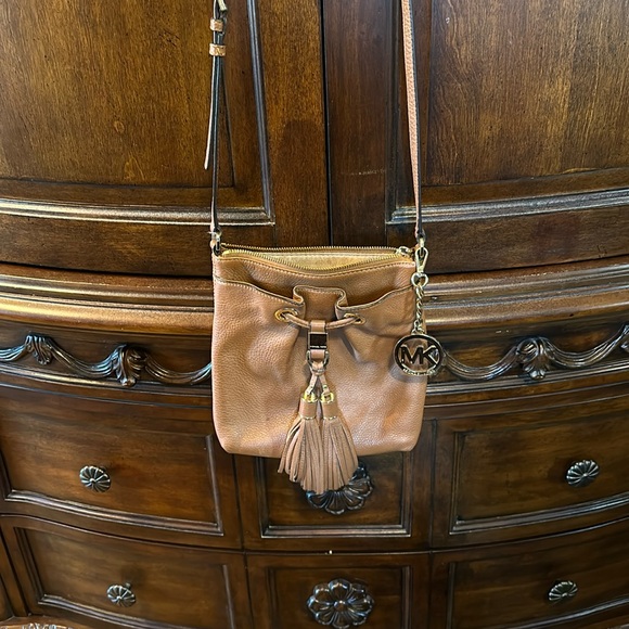 Michael Kors Crossbody - Picture 2 of 16